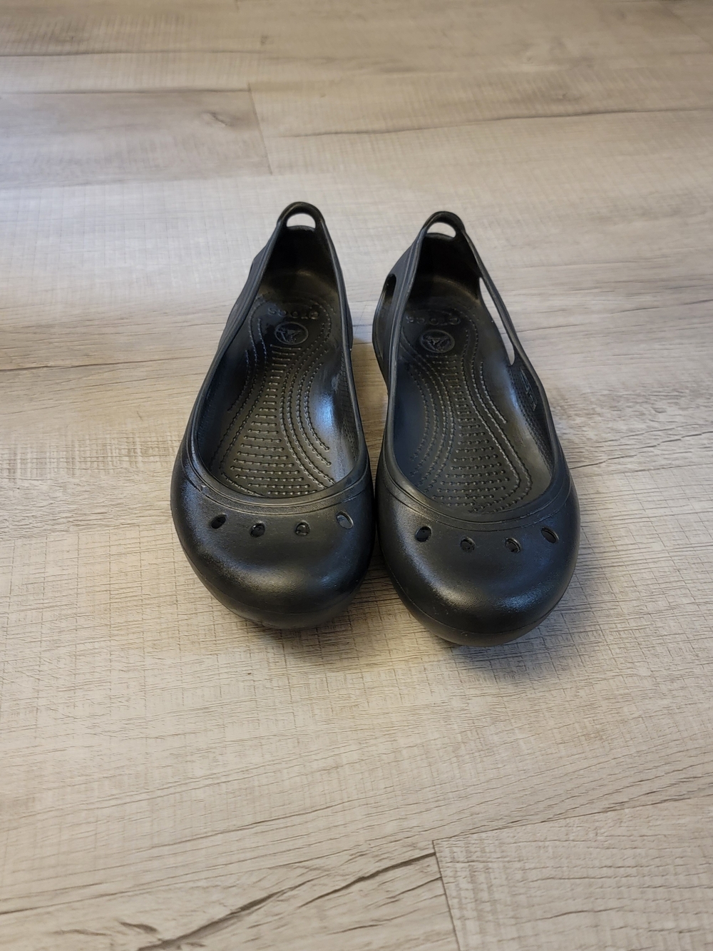 Crocs Women’s Black Slip-On Ballet Flat SZ W9